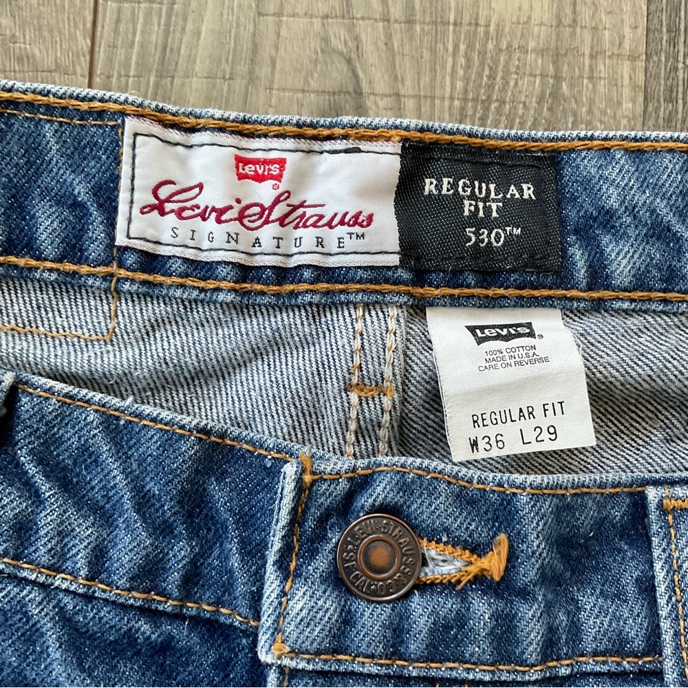 VTG Levi’s 530 Regular Fit Jeans Brown Tab USA
Men’s 36x29 
Actual 34x30
Blue - Picture 5 of 11